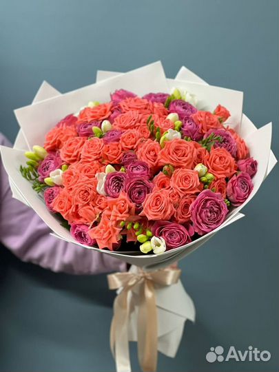 Букет из кустовой Роза