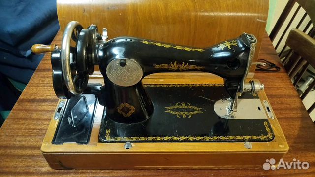 Машинка knoch 1254083 год выпуска. Швейная машинка б/у. Джаноме рх 250. Швейная машина на авито. Швейная машина веритас ножная.