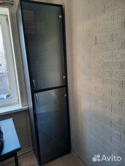 Книжный шкаф