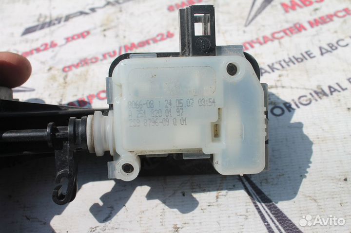 Привод лючка бензобака мерседес w221