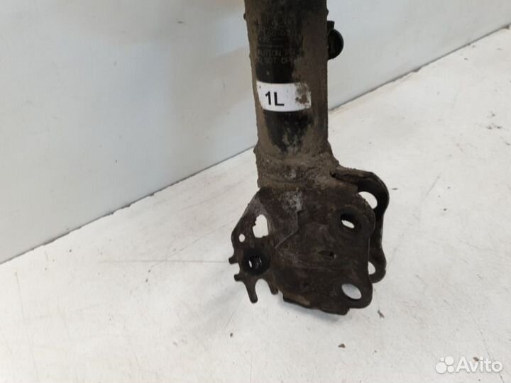 Амортизатор передний левый Toyota Camry V70 2018