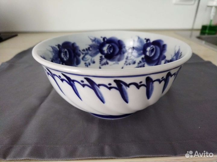 Салатники фарфоровые Гжель