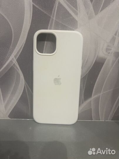 Чехол на iPhone 13