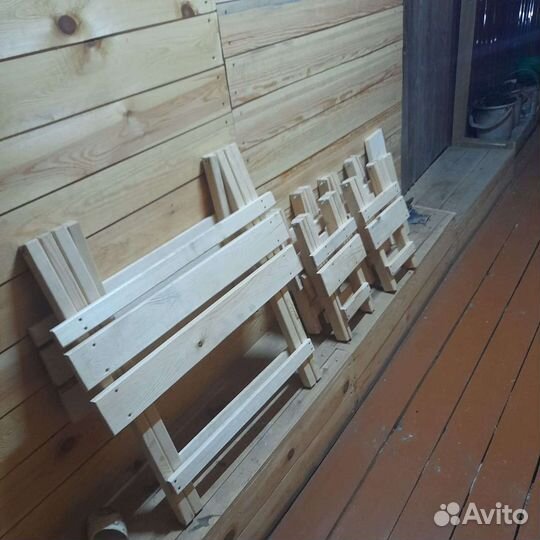 Столик и стулья для отдыха