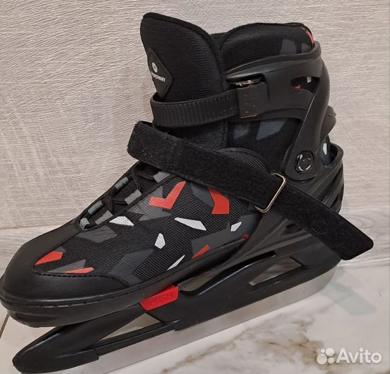 Коньки хоккейные