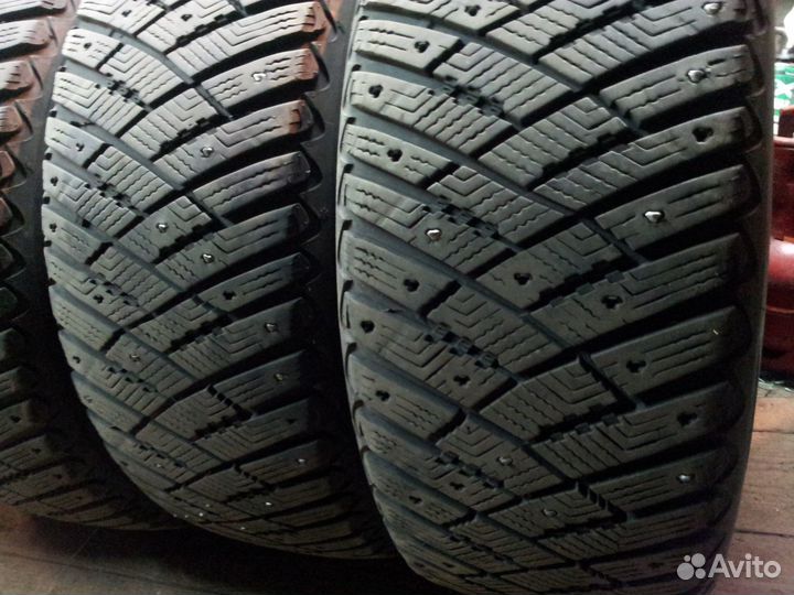 Goodyear Ultragrip Ice Arctic 205/55 R16