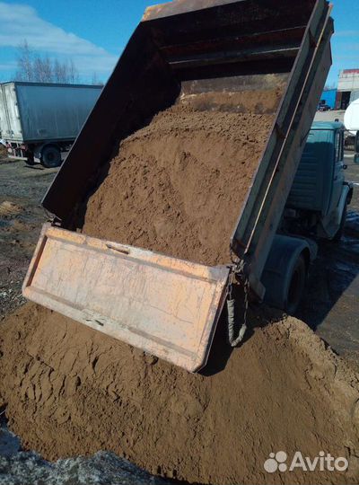 Торф. помет. песок. навоз. щебень