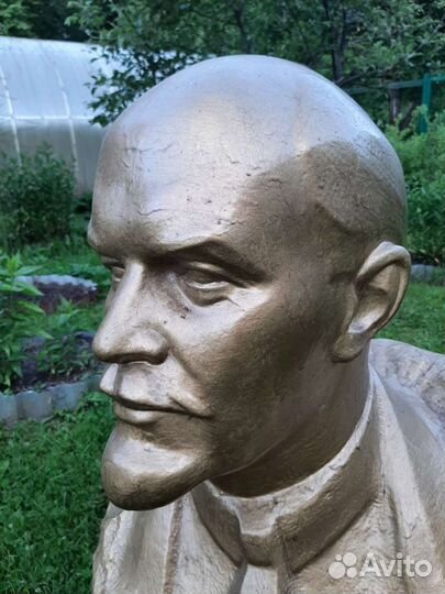 Бюст Ленина