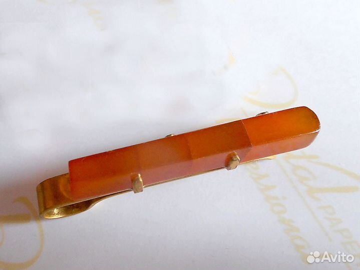 Зажим для галстука из янтаря (СССР)