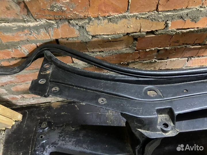 Рамка радиатора Audi A6 C5 2.4