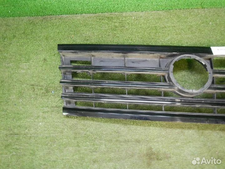 Решетка радиатора Volkswagen Touareg