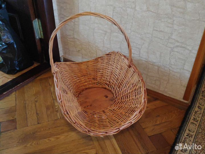 Корзина плетённая для подарков