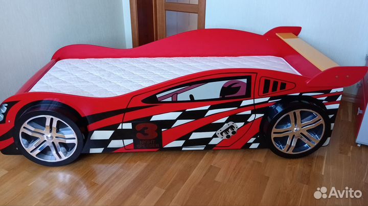 Детская кровать Машинка с матрасом