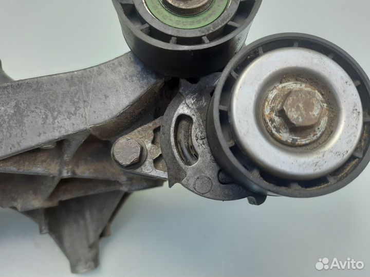 Кронштейн генератора Renault Clio 2 Symbol