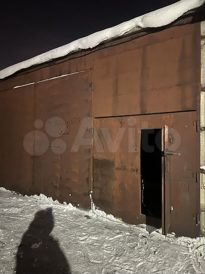 Гараж, > 30 м²