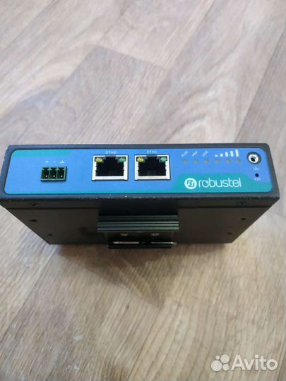 Промышленный Wifi роутер robustel 2000