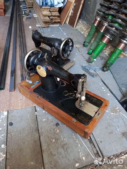 Швейная машинка singer