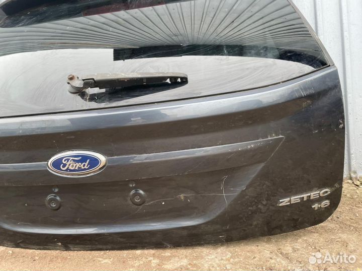 Ford Focus 2 08 Крышка багажника хетчбэк
