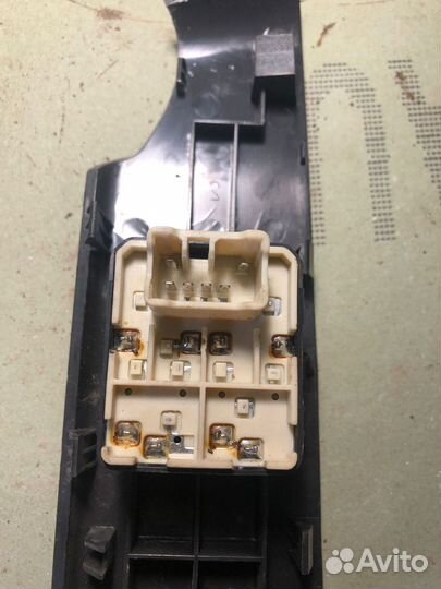 Блок управления стеклоподъемниками Chevrolet Aveo