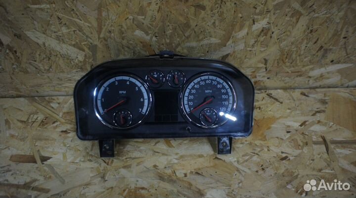 Dodge RAM 1500 панель приборов 2009-2018