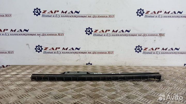 Направляющая стекла двери правая Man Tgs