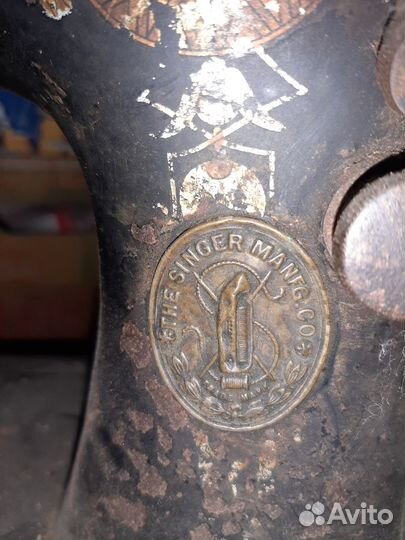 Швейная машинка Зингер