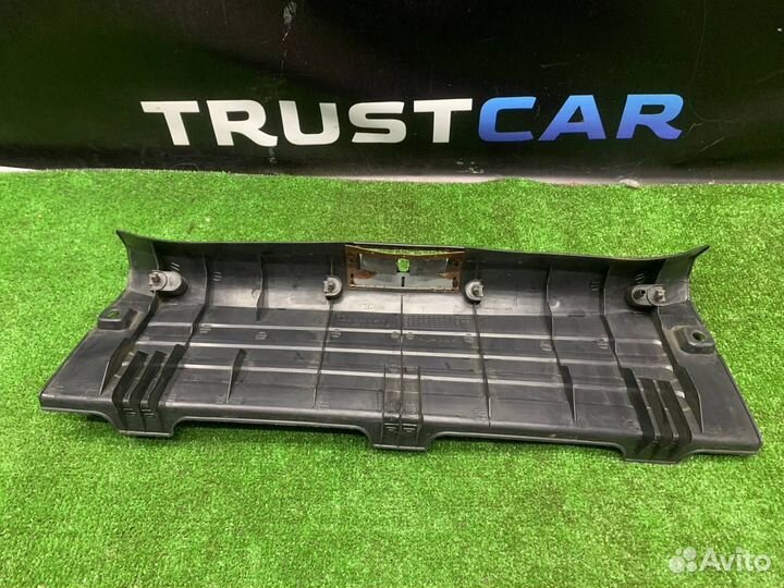 Обшивка задней панели Kia Rio 1