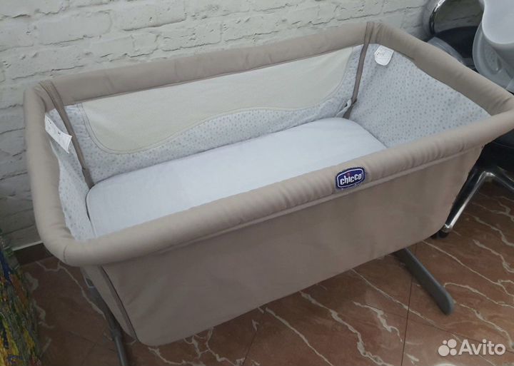 Люлька кроватка chicco next2me + 2 простыни chicco