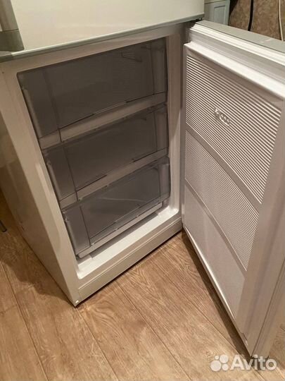 Холодильник samtron