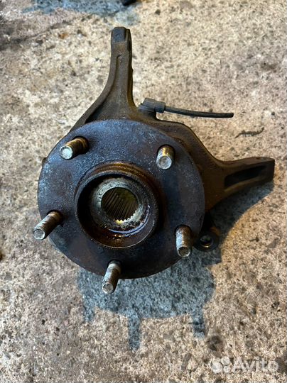 Поворотный кулак mitsubishi grandis