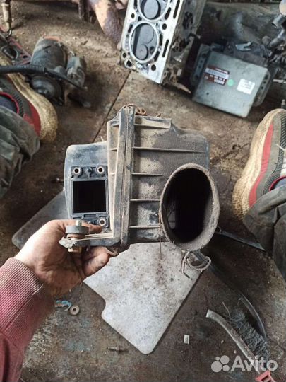 Корпус воздушного фильтра peugeot 405