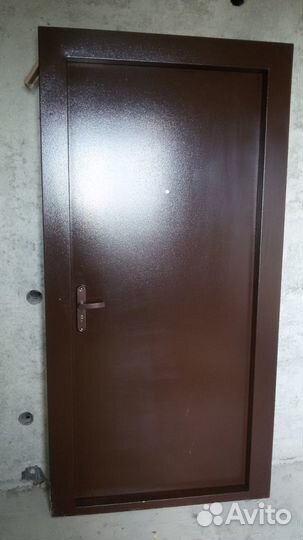 Дверь входная б/у 2080мм на 970мм