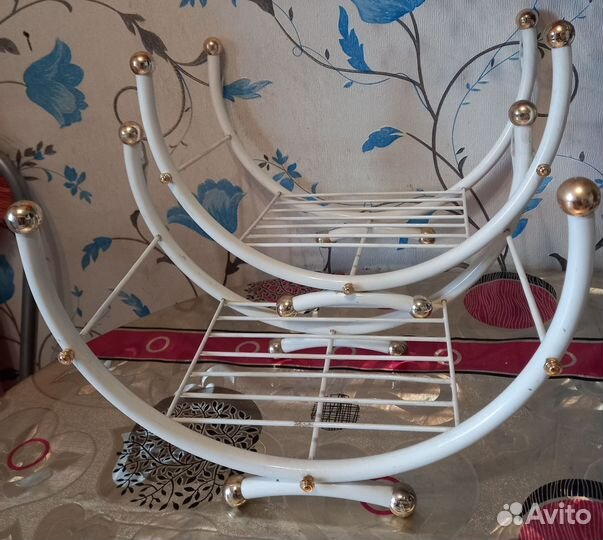 Подставка для цветов настенная