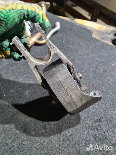 Подушка двигателя Volvo Xc90 2 D4204T23 2016