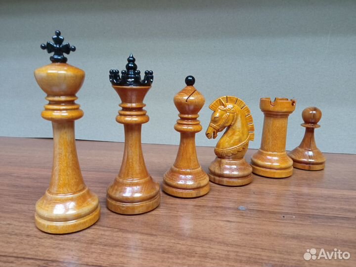 Шахматные фигуры деревянные