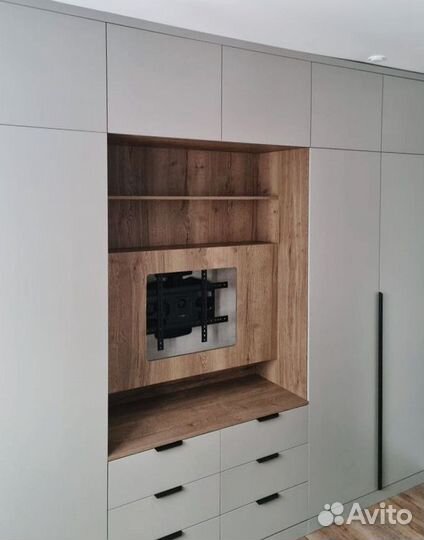 Распашной шкаф