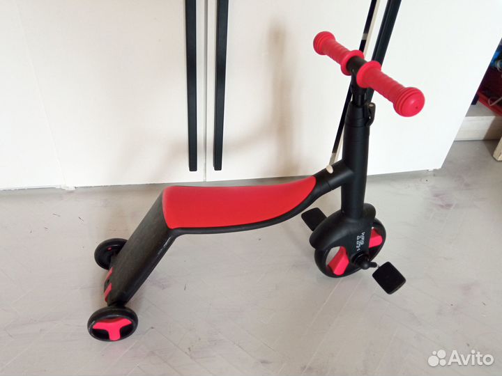 Детский самокат 3 в 1 от года до 4 лет