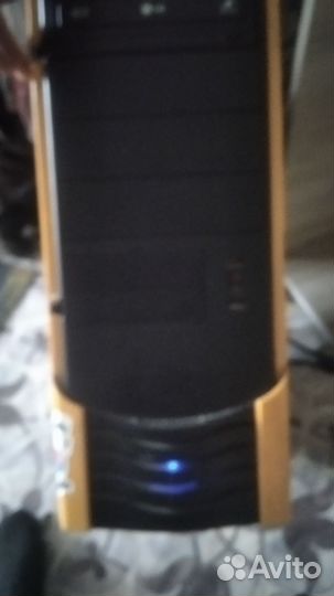 Игровой системный блок с монитором