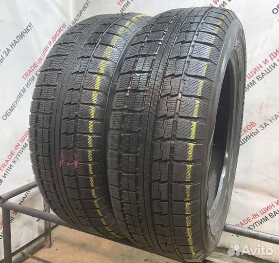 Toyo Winter Tranpath MK4a 215/60 R17 96N