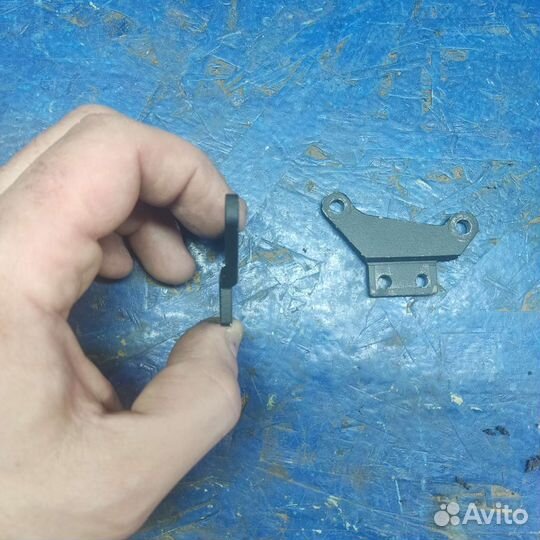 Держатель тормозного суппорта dualtron