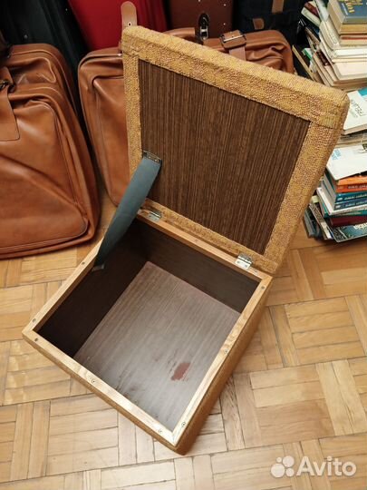 Винтажная советская ретро банкетка на колесиках