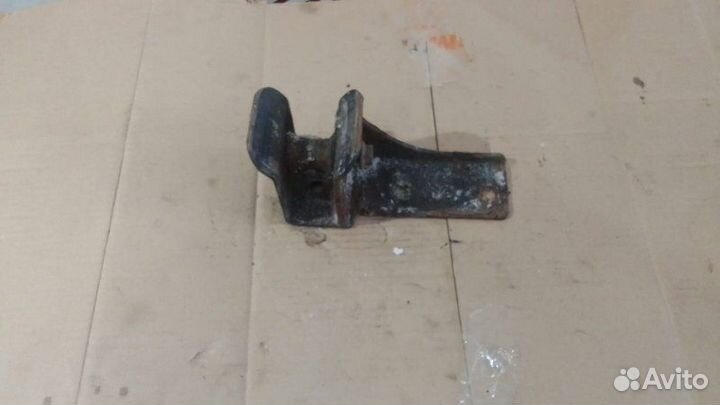 Замок кабины ответная часть правый Man Tga Tgs