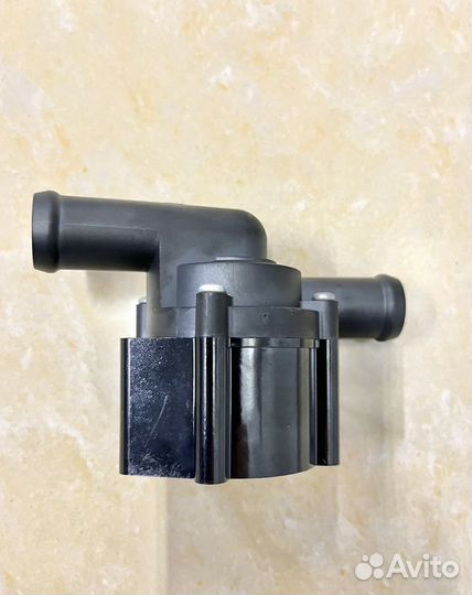 Дополнительная помпа отопителя Land Rover LR039070