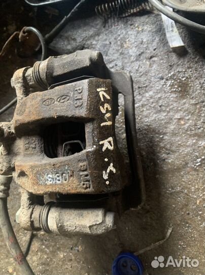 Kia sportage 4 суппорт задний правый