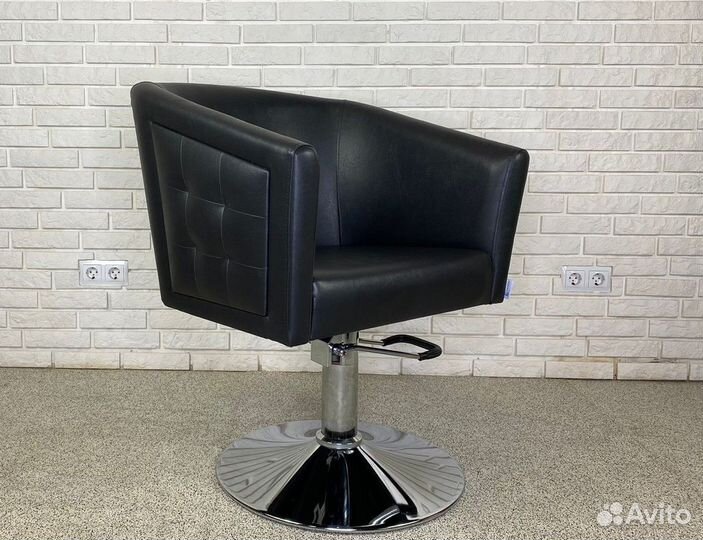 Парикмахерское кресло Harmony black