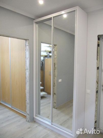 Шкаф купе зеркальный