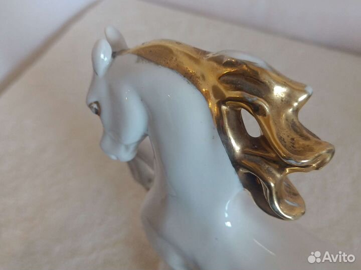Статуэтка фарфор Конь-огонь СССР