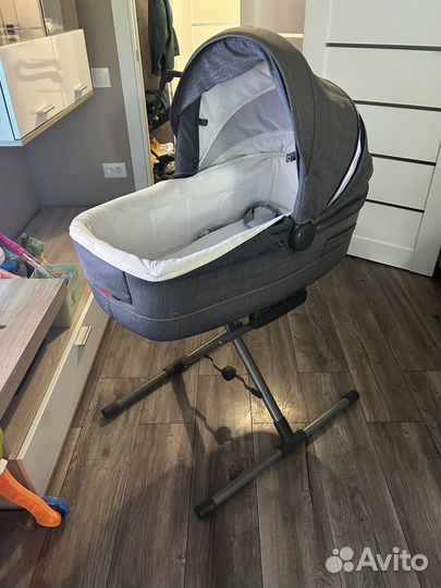 Коляска для новорожденных