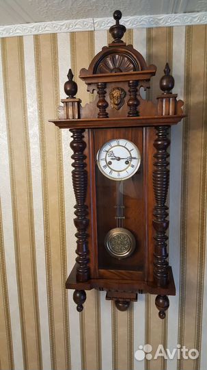 Часы старинные настенные с боем Густав Беккер