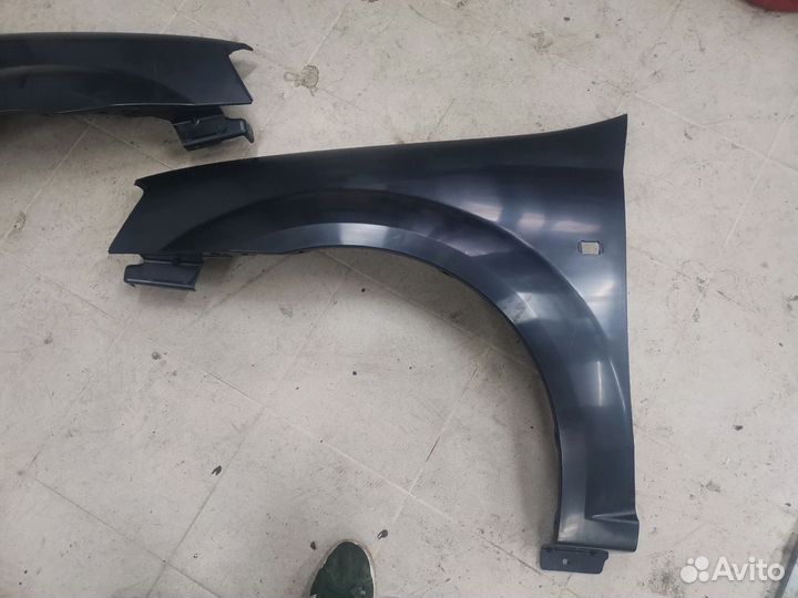 Продам пластиковые крылья Renault Logan 1